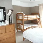 Manor View וויטבי