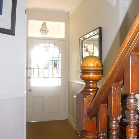 בית הארחה Manor View וויטבי