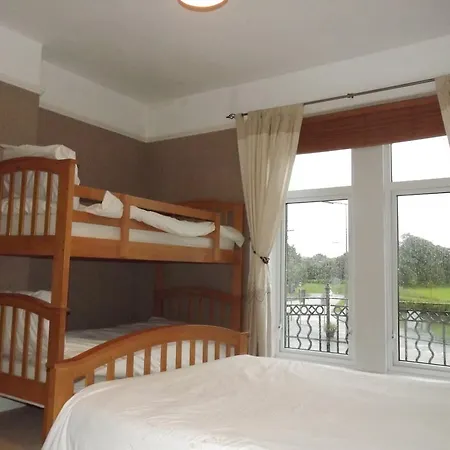 בית הארחה Manor View וויטבי