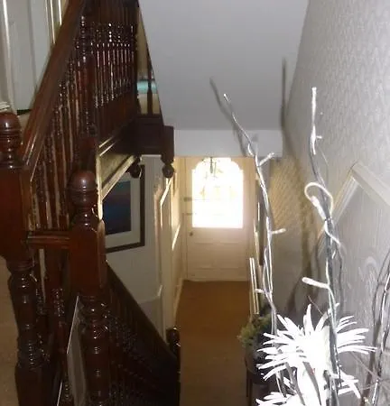 Manor View וויטבי